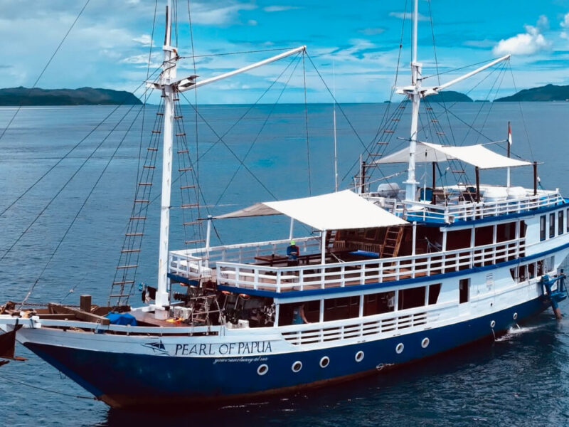 sailing-pearl-of-papua