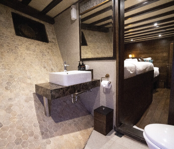 bathroom-cabin-kembara-1-and-2