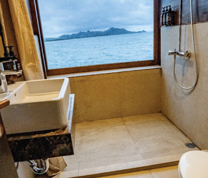 bathroom-cabin-nusa-1-and-2