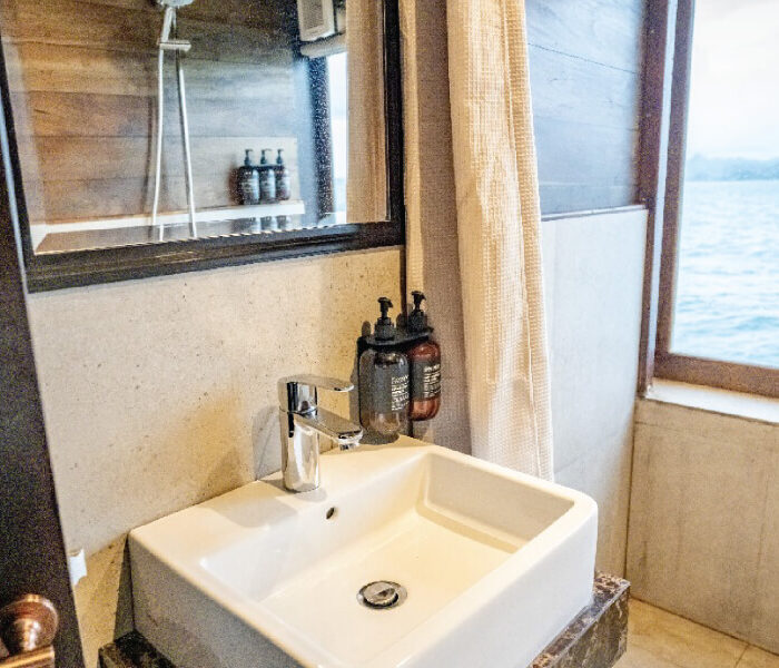 bathroom-cabin-nusa-3-and-5