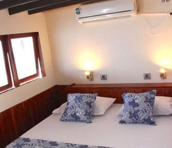 deluxe-cabin-double-bed-3