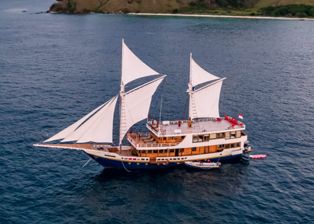 nusa kembara cruise
