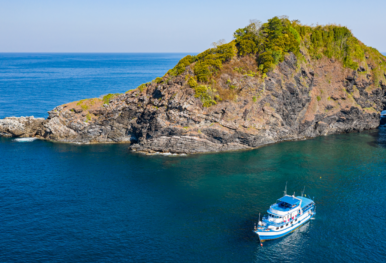 high-end liveaboard