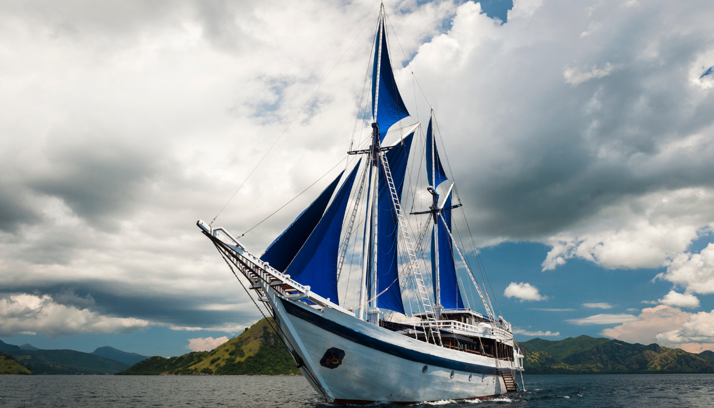 Phinisi cruise