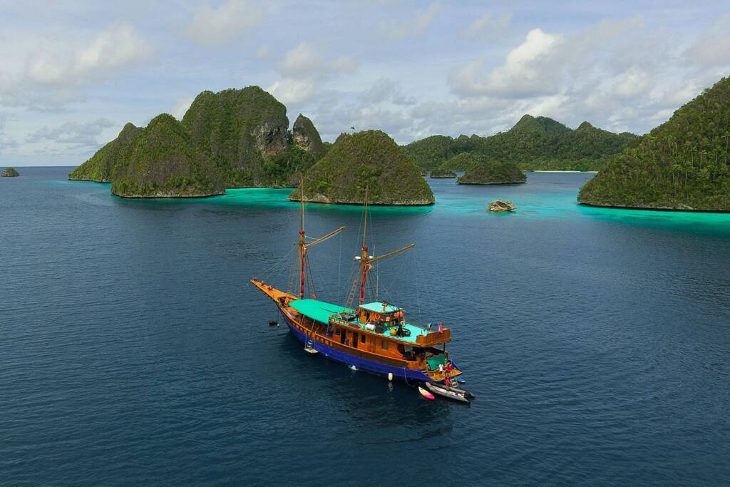 yacht indonesia